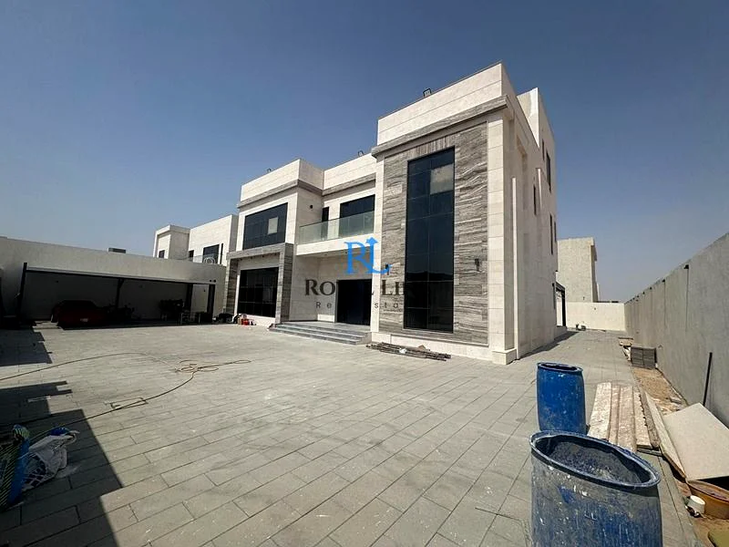 موقع متميز وتشطيب عالي الجودة، فيلا حديثة جديدة بالكامل63724981268737111
