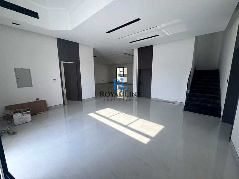 موقع متميز وتشطيب عالي الجودة، فيلا حديثة جديدة بالكامل63724981268737112