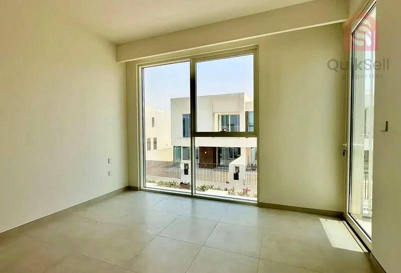 فيلا تاون هاوس مكونة من 3 غرف نوم للإيجار | بالقرب من المسبح والمنتزه والجولدن63733234615170114