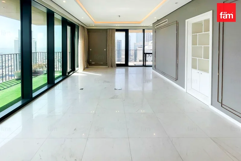 شقة رائعة بإطلالة على برج خليفة، في الطوابق العليا، حياة فاخرة63769347568387114