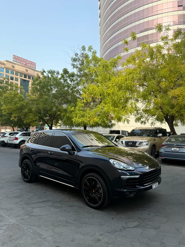 Porsche Cayenne S 201663700661347074112