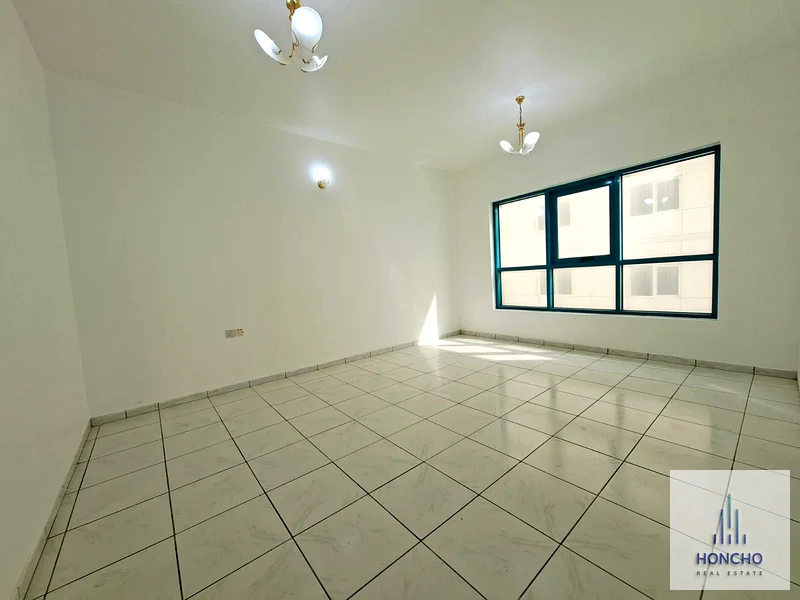 شقتان واسعتان بدون رسوم مبرد / بالقرب من المترو63745371980802113