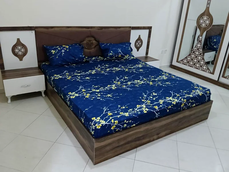 Two rooms, a hall, 2 balcony, ,2 bathroom, furnished with hotel furniture, 5200 dirhams with internet, Burj our.63827763115139112