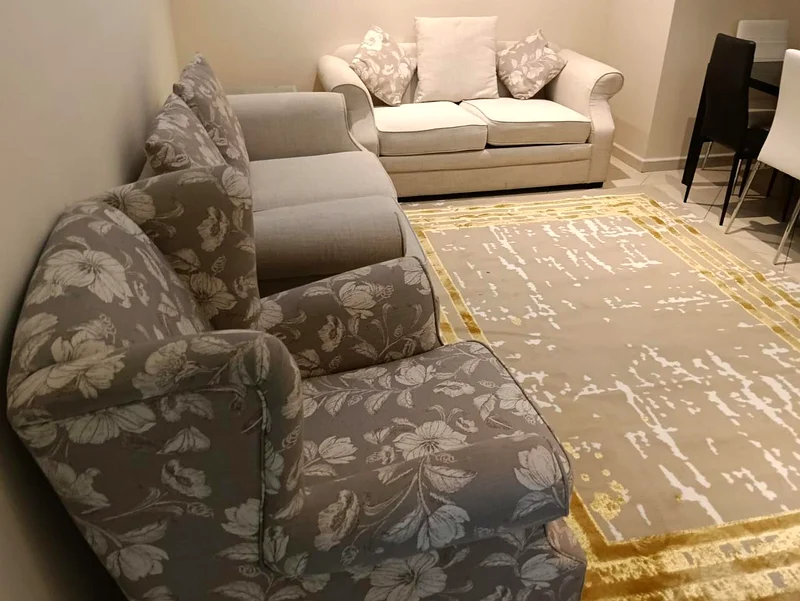 Two rooms, a hall, 2 balcony, ,2 bathroom, furnished with hotel furniture, 5200 dirhams with internet, Burj our.63827763115139110