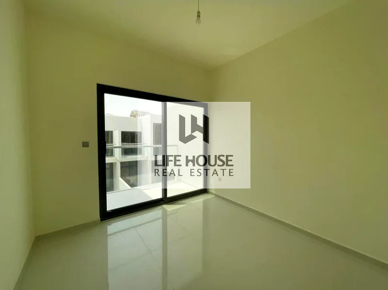 3 BR + M | Vacant | Great Location | Brand New64003948289026112