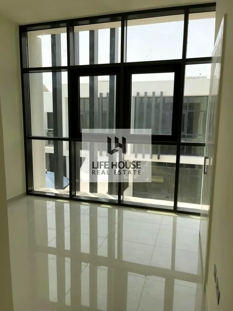 3 BR + M | Vacant | Great Location | Brand New64003948289026111
