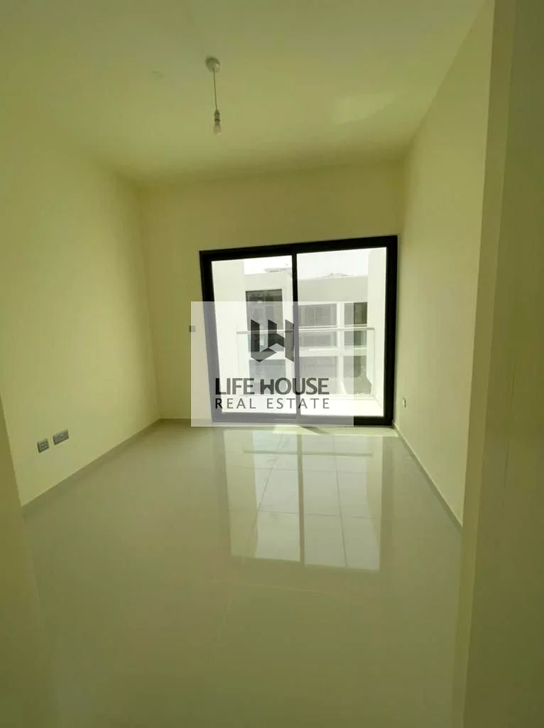 3 BR + M | Vacant | Great Location | Brand New64003948289026113