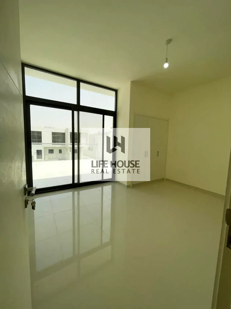 3 BR + M | Vacant | Great Location | Brand New64003948289026110
