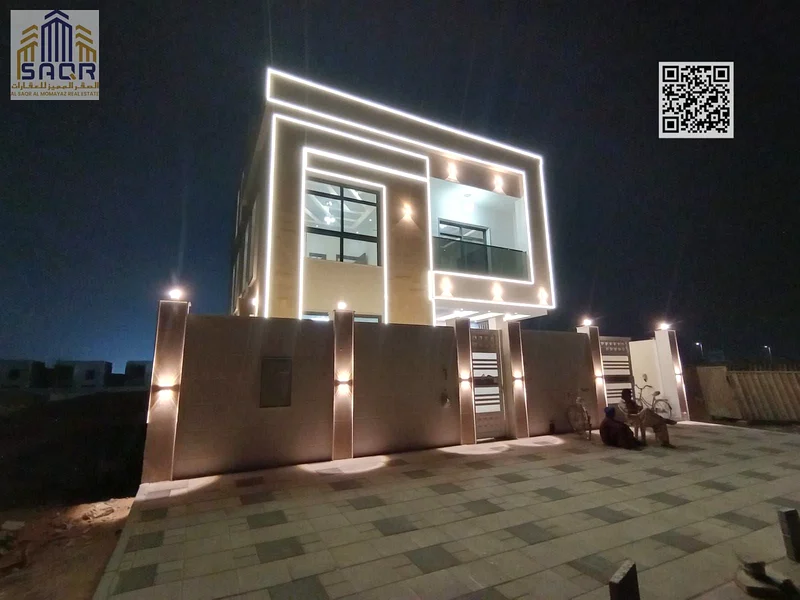 Two-story villa with a roof, 6 rooms / freehold / including fees / without service fees63913437980930110