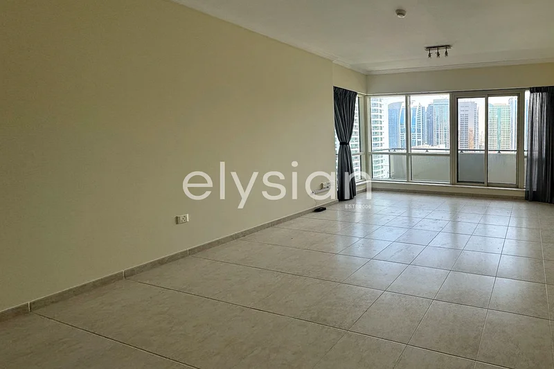 شاغرة | بدون مبرد | إطلالة على المارينا63775020468610110