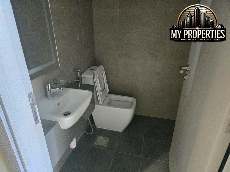 **DISCOVER A UNIQUE OPPORTUNITY TO LIVE IN A PRIME LOCATION ON THE BEAUTIFUL NILE CORNICHE IN RAS AL KHAIMAH. THIS SPACIOUS TWO-BEDROOM PROPERTY OFFERS THE PERFECT BALANCE OF MODERN COMFORT AND NATURA63813537981059113