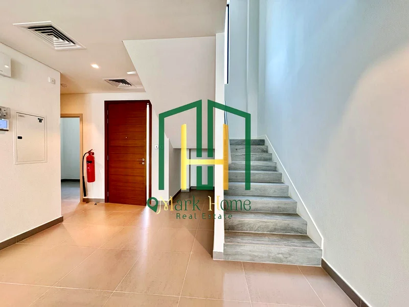 Rent Refund | Single Row | Prime Location63848272279043113