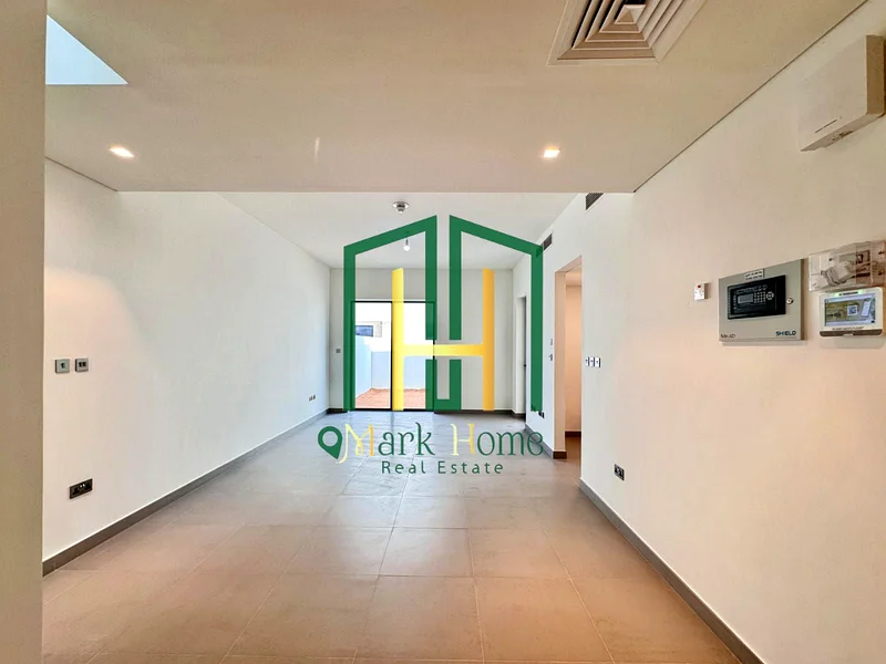 Rent Refund | Single Row | Prime Location63848272279043110