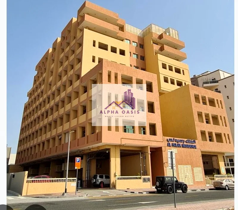شقة حديثة وواسعة مكونة من غرفتي نوم خلف السوق الإضافي63746698982275110