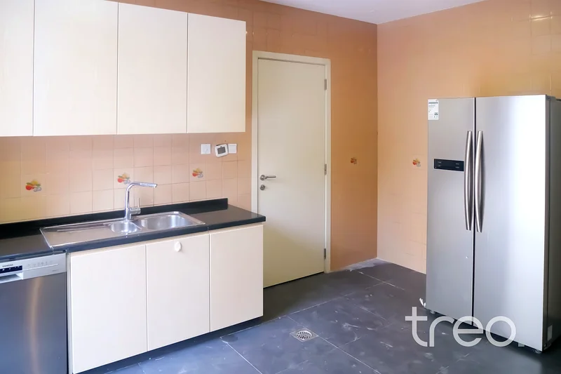 Large Plot | Landscaped Garden | Vacant63738481674242114