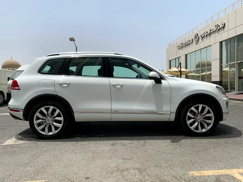Volkswagen Touareg Sport 2016. GCC Specs Agency Service History , 2 Keys63699034404994112
