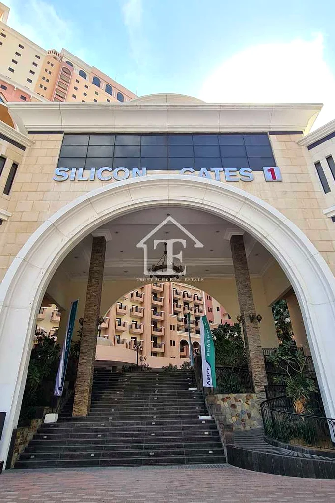 موقع متميز I مفروش بالكامل I إيجار شهري / 12 شيكًا63748105424515113