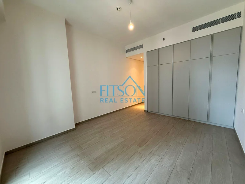 UNFURNISHED | VACANT AND READY TO MOVE | SPACIOUS63756191337987111