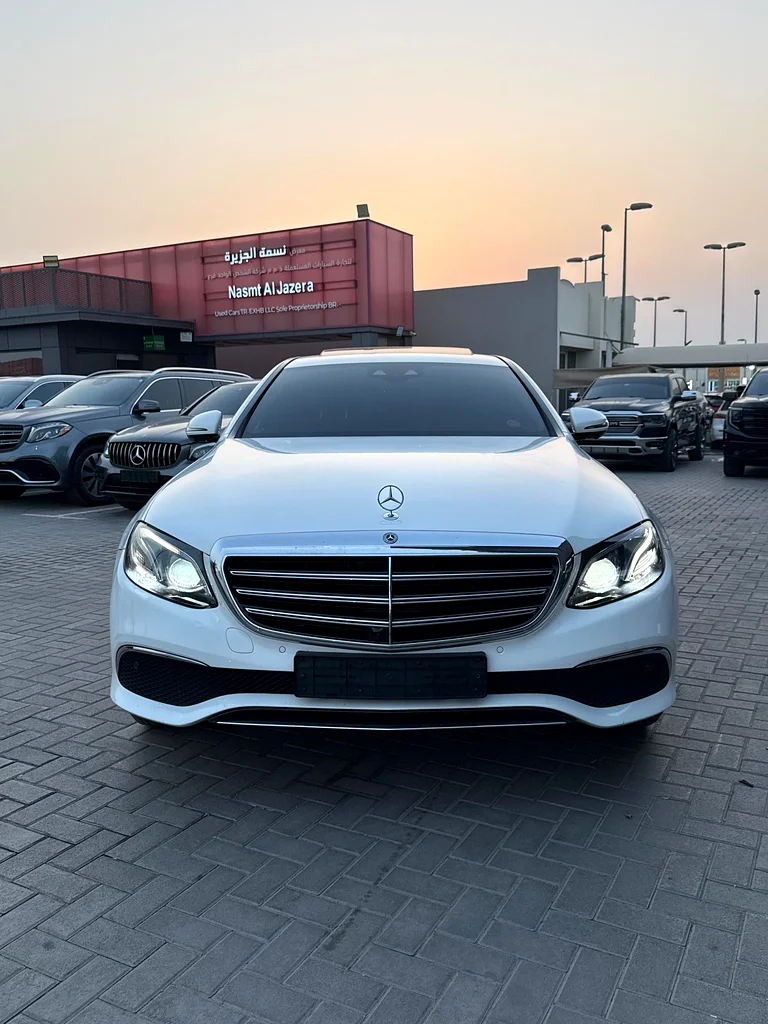 Mercedes E300 full option clean title 2019 Korean63699044252930110