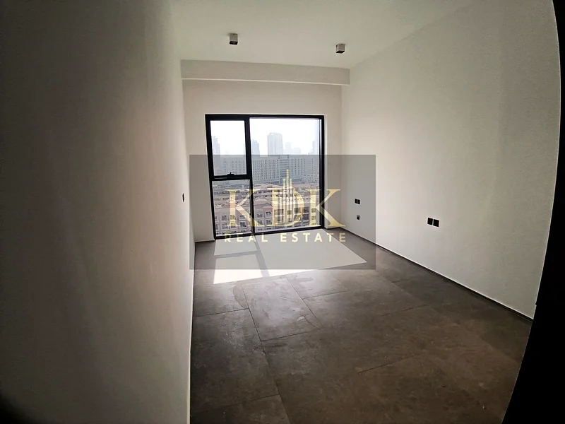 Spacious Studio in prime location of JVC //63788654056961112