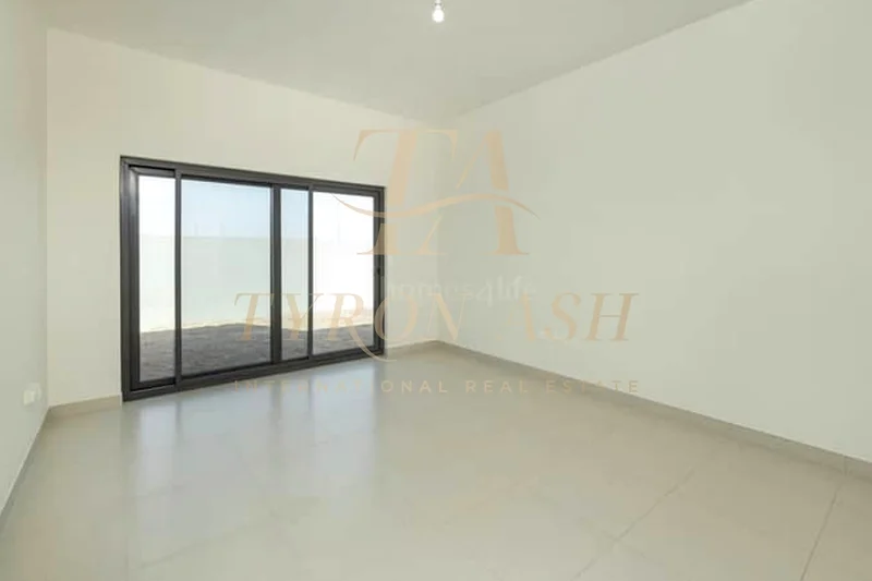 Single Row | Ready to Move | Park and Lake Backing63750835505155112