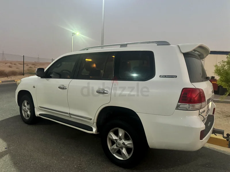Toyota Land Cruiser 5.763699052593410112