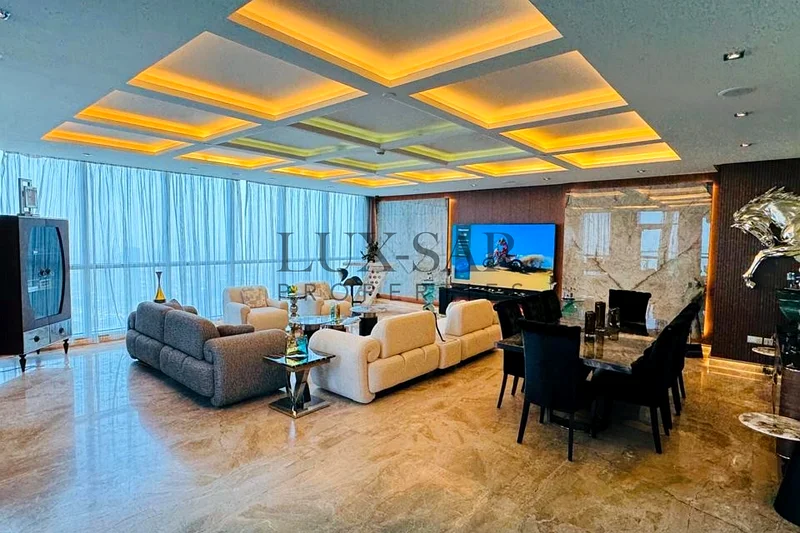 Panoramic views | Luxurious PH| Upgraded63775819455233112