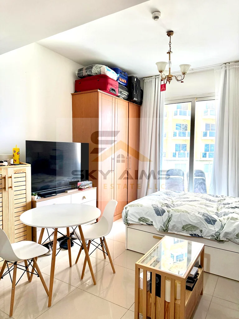 Lake Views | Bright Studio | Tranquil Surroundings64031805271298113