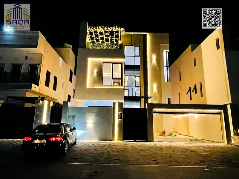 Two-story villa with a roof, a lift, and a swimming pool / Freehold / Air conditioning included / No service fees63913782000769110