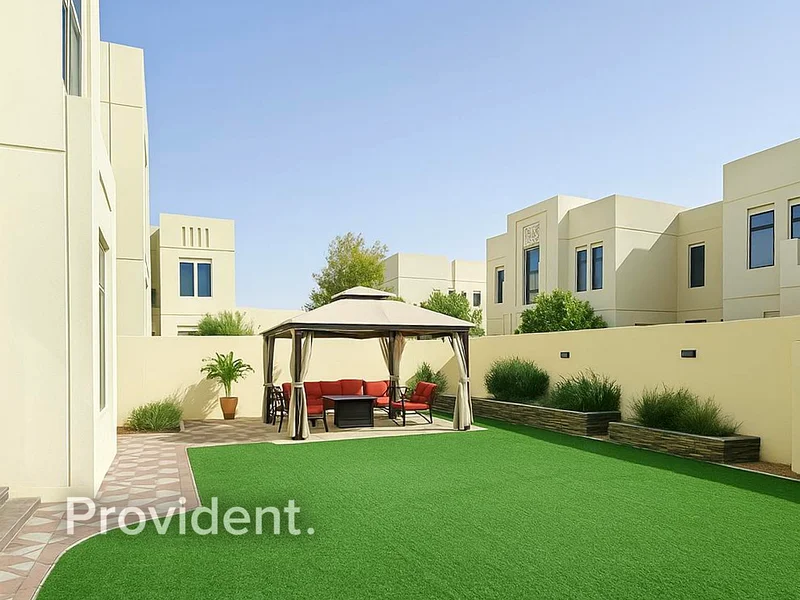 مُعدّة بالكامل | وحدة الزاوية الأكبر | شاغرة63919228282626111