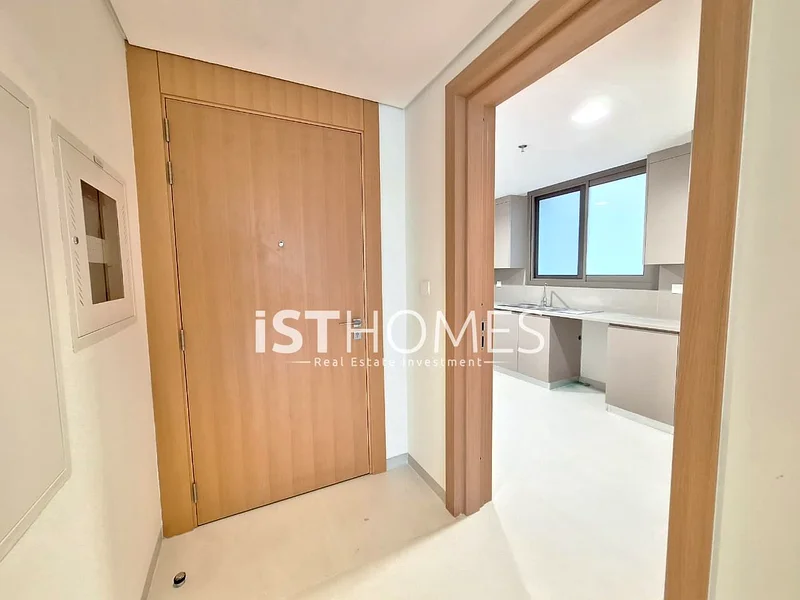 Brand New |maid’s room I Prime Location | Gym | Pool | Close Kitchen63767062047618111