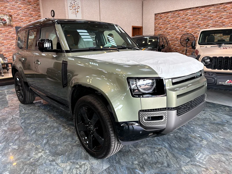 Land Rover defender 110 X DYNAMIC HSE 7 SEATS63700287427330110