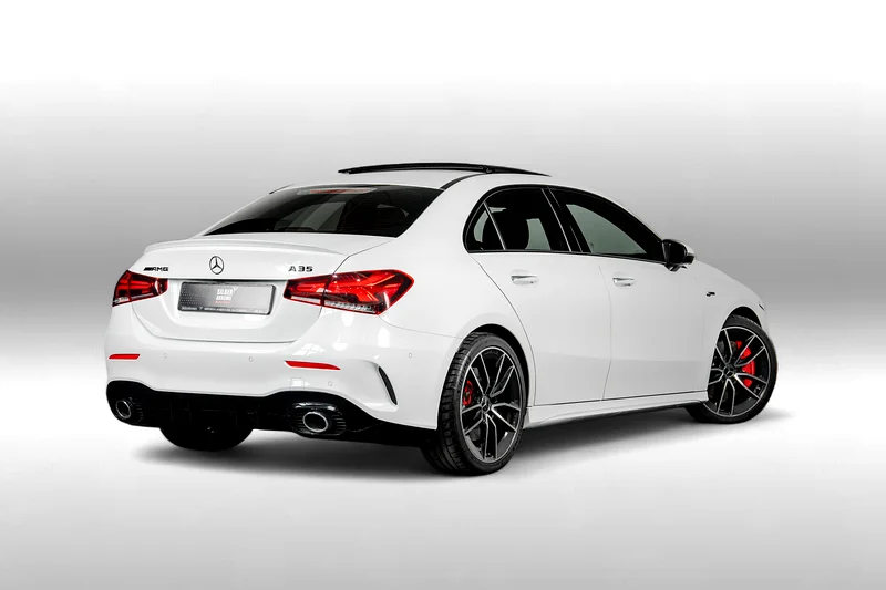 0% Downpayment | AED 2,443 P/M | Gargash Warranty and Service Package | Low Mileage63700466120450111
