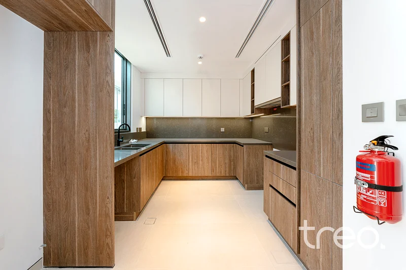 Park Facing | Single Row | Closed Kitchen63931115238145112