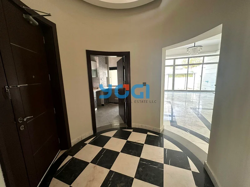 منزل عائلي | 4 غرف نوم + خادمة | حديقة خاصة63763589108353114
