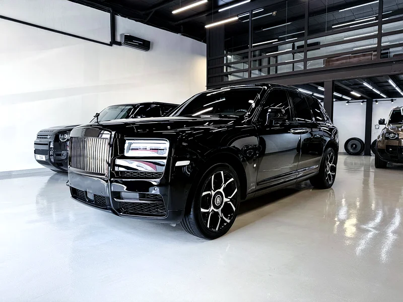 2019 ROLLS-ROYCE CULLINAN BLACK BADGE KIT | REAR CURTAINS | EXECUTIVE SEATS | BESPOKE SOUND SYSTEM |63699029494401112