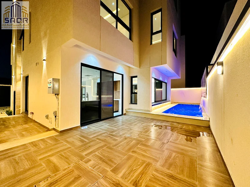 Two-story villa with a roof, a lift, and a swimming pool / Freehold / Air conditioning included / No service fees63913782000769113