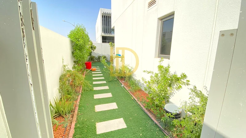Notice Served | Rented | 3 Bed |Corner Villa| R2EE64003601465857114