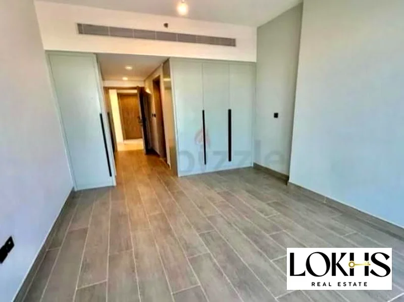 12 Cheques | High Floor | open view63738668421378111