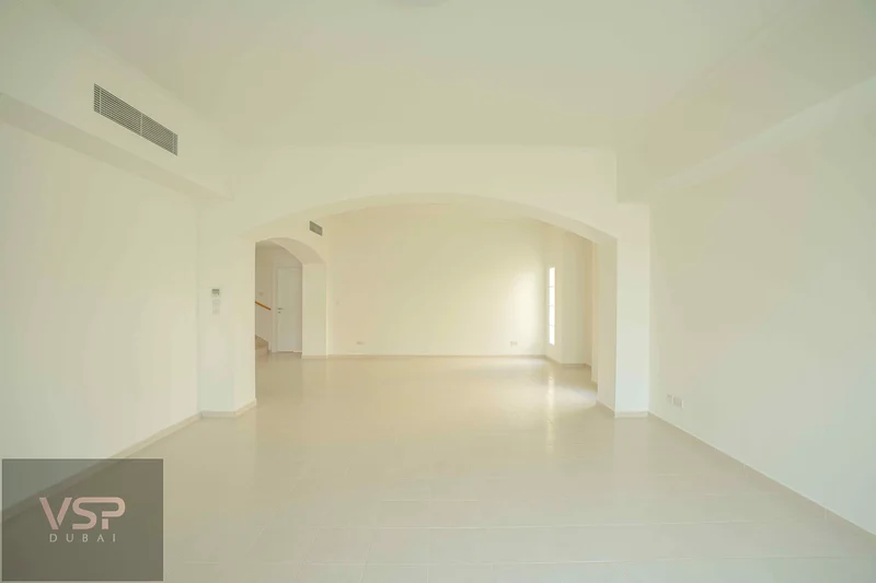 4BR, Vacant, Private Garden, Prime Location63917429060994114
