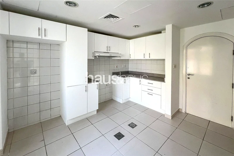 Large Plot | Maid + Study Room | Corner63728636868353114