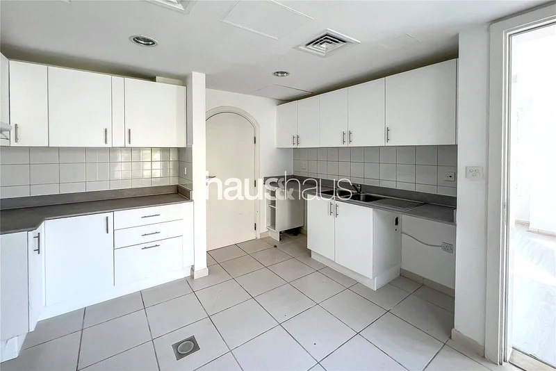 Large Plot | Maid + Study Room | Corner63728636868353113