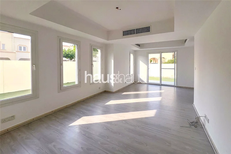 Large Plot | Maid + Study Room | Corner63728636868353111