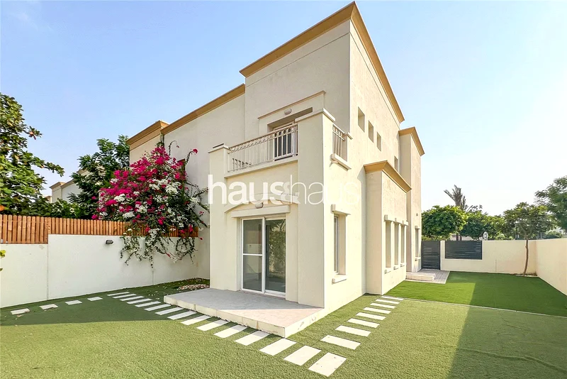 Large Plot | Maid + Study Room | Corner63728636868353110
