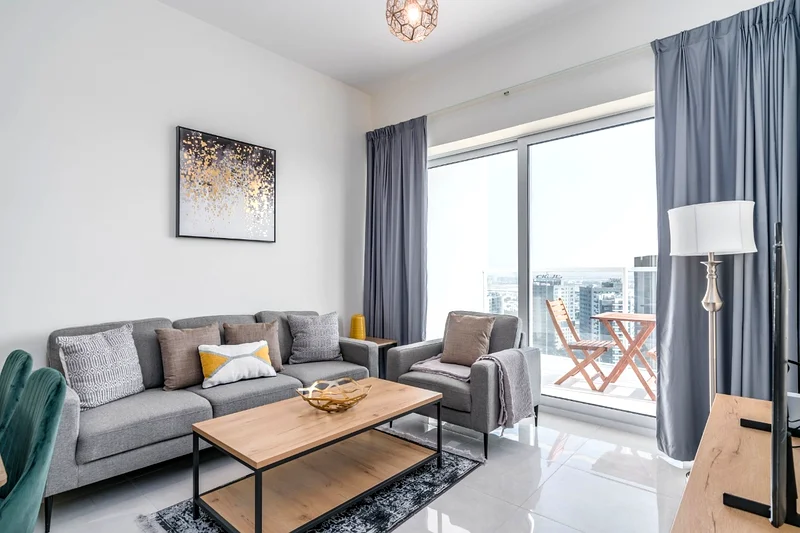 PAY MONTHLY, FREE UTILITIES!!! CORNER HIGH FLOOR MODERN STYLE 1 BEDROOOM IN BUSINESS BAY !!!63791213285505113