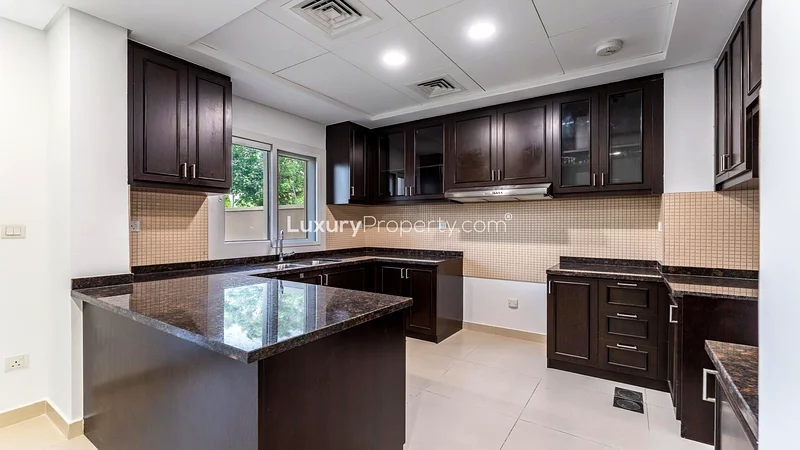 Family Unit | Vacant | Spacious Layout63725560188801112