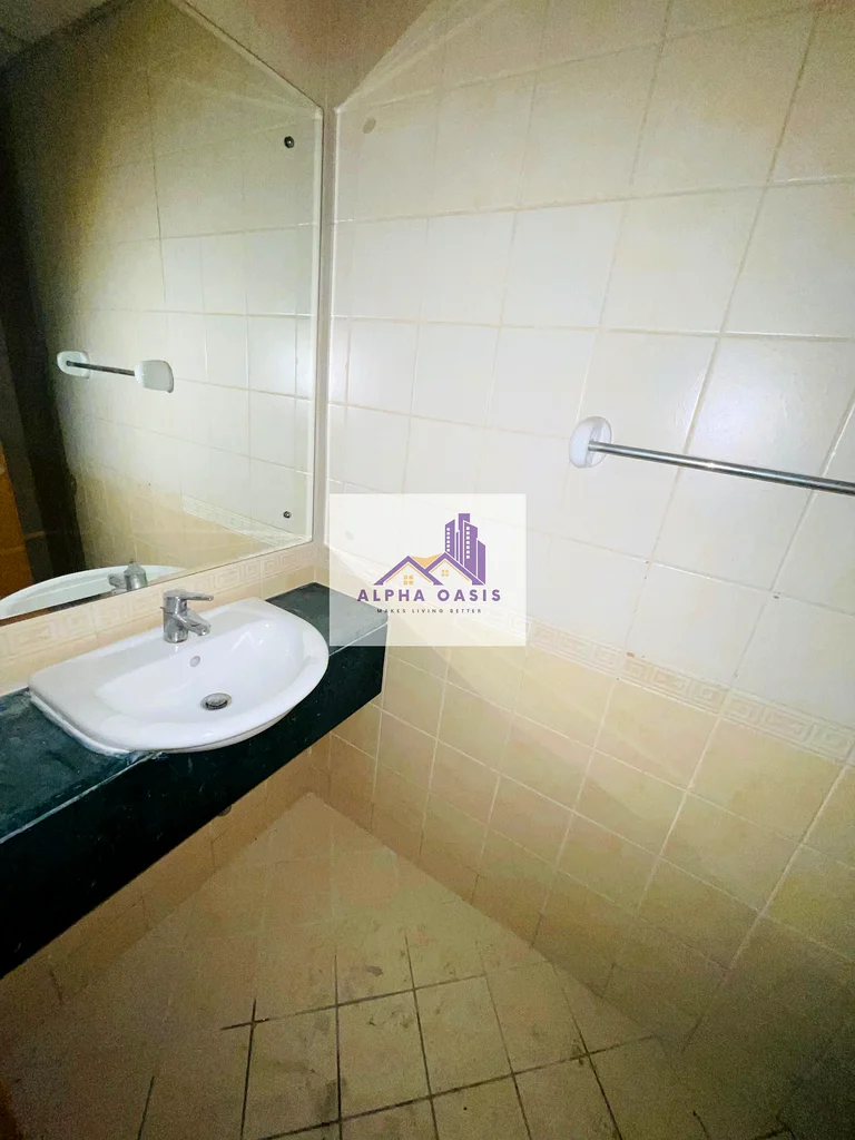 INVESTOR DEAL!  RENTED!  SPACIOUS LAYOUT!63978728773890113