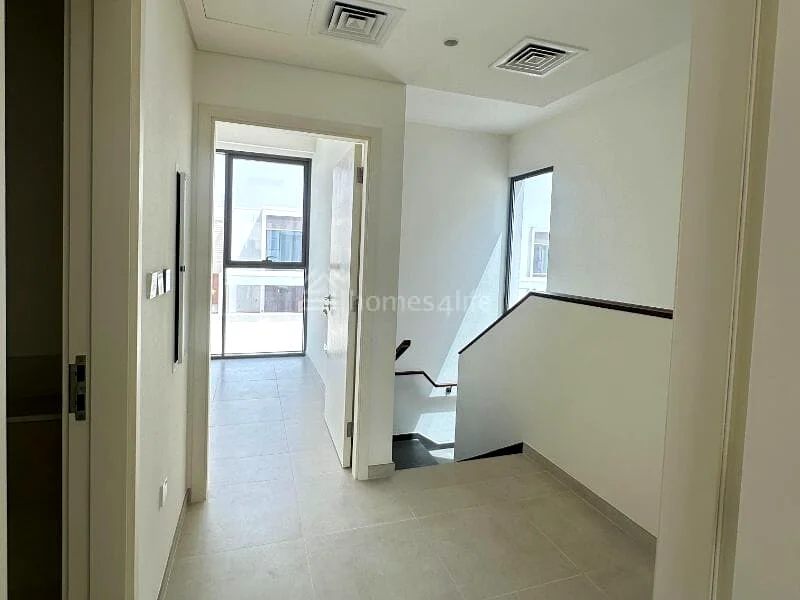 تصميم واسع | 3 غرف نوم + غرفة خادمة | صف واحد63807792624001113