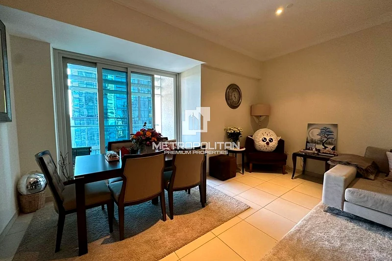 Hight Floor | Partial Sea View | Upgraded Unit64037544706562114