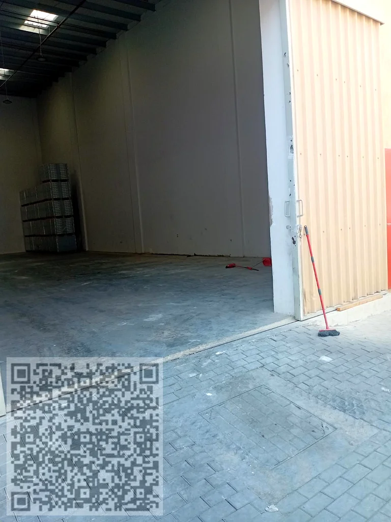 Warehouse for Rent – Prime Location in Al Jurf Industrial 1, Ajman 🏢  Looking for the perfect space to expand your business or store your goods? We o64073343249923114